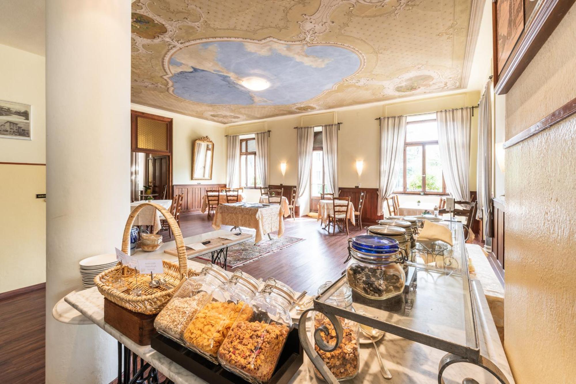 Albergo Hotel 테서리트 외부 사진