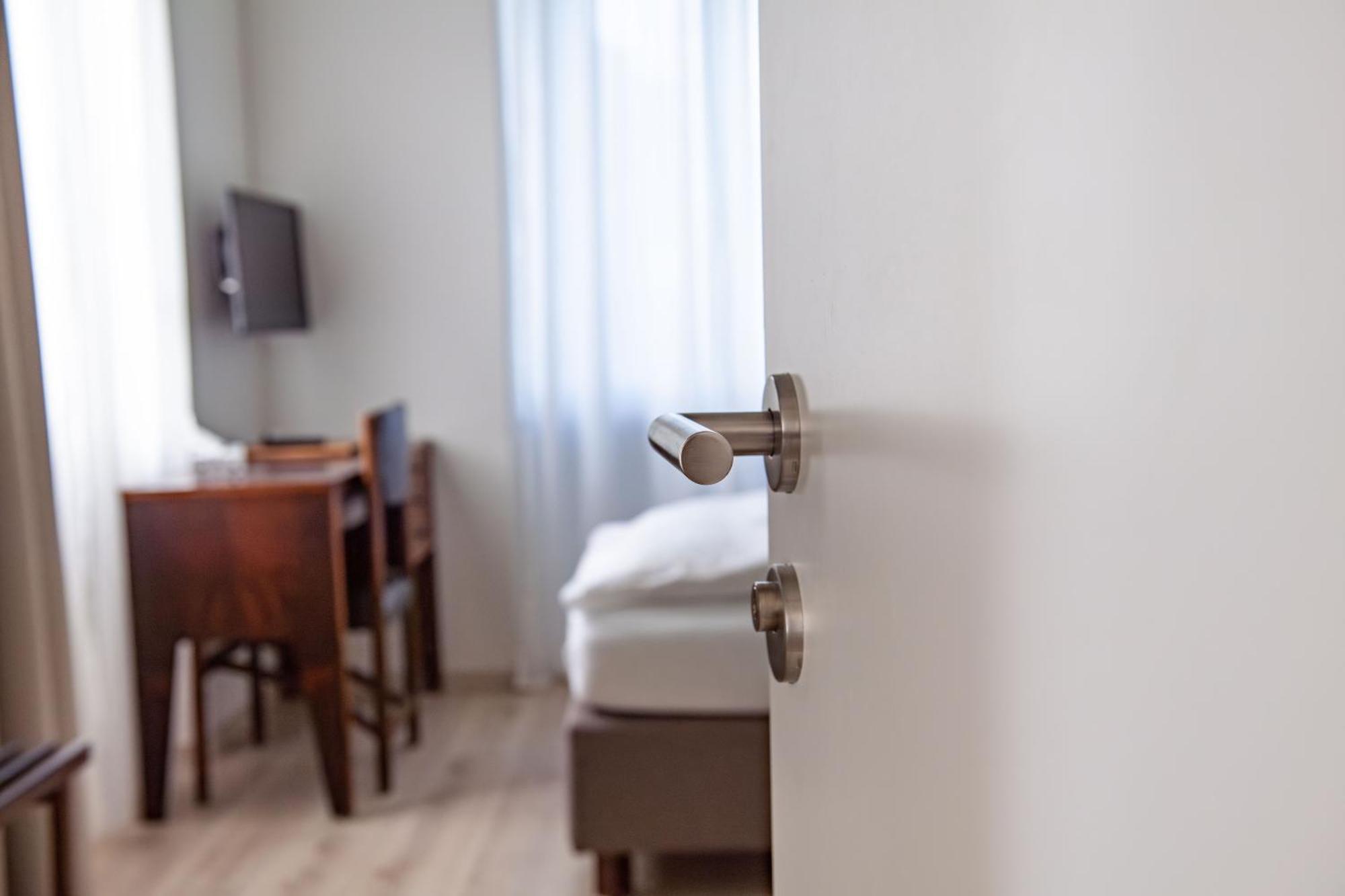Albergo Hotel 테서리트 외부 사진